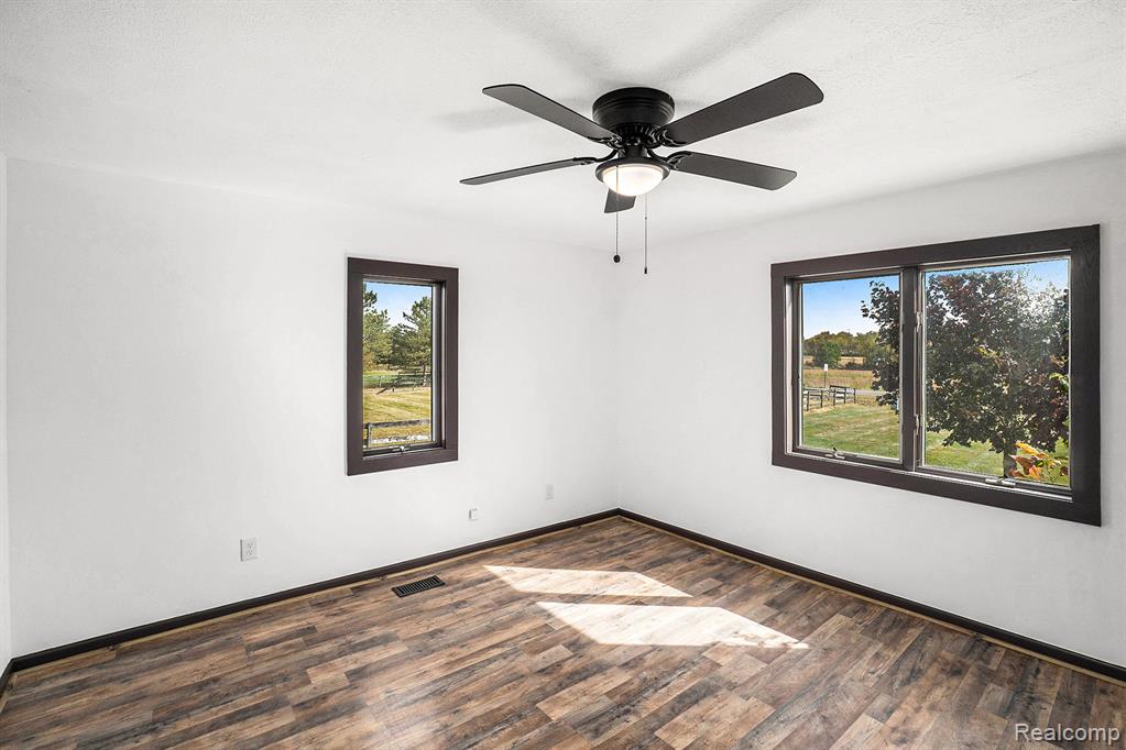 11295 E Lytle Road, Lennon Vlg, MI 48449 — Photo 9