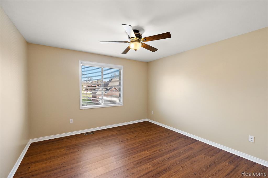 46267 Terrace Drive, Shelby Twp, MI 48317 — Photo 36
