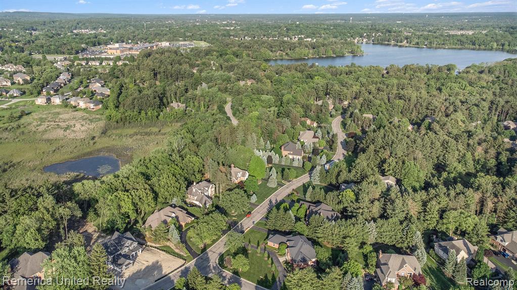 5259 RIVER RIDGE Drive, Brighton, MI 48116 — Photo 4