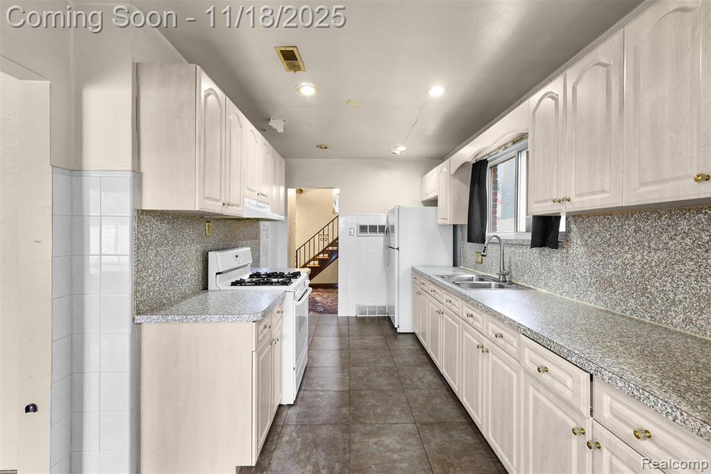4265 Calhoun Street, Dearborn, MI 48126 — Photo 9