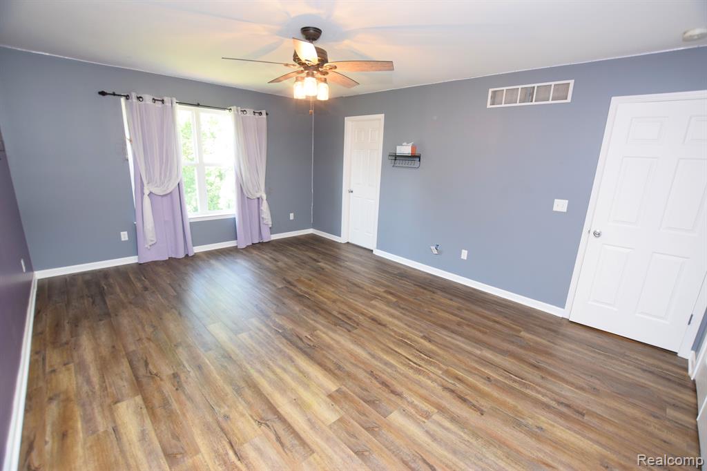 8352 OAK RIDGE Drive, Goodrich Vlg, MI — Photo 10