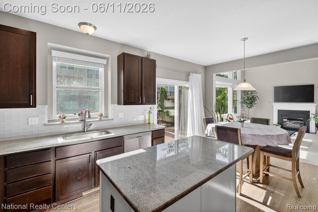 27412 Victoria Road, Novi, MI — Photo 10