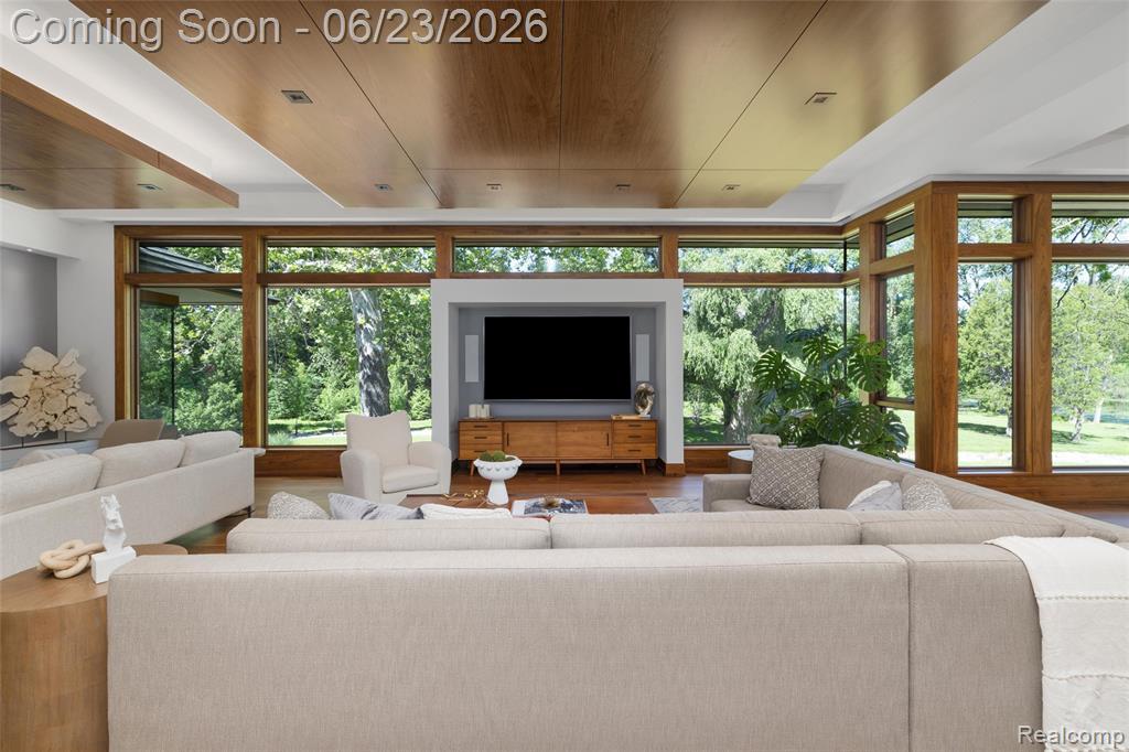 2700 Squirrel Road, Bloomfield Hills, MI 48304 — Photo 11
