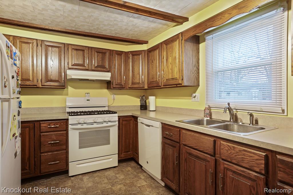 213 E Maple Street, Vassar, MI 48768 — Photo 12