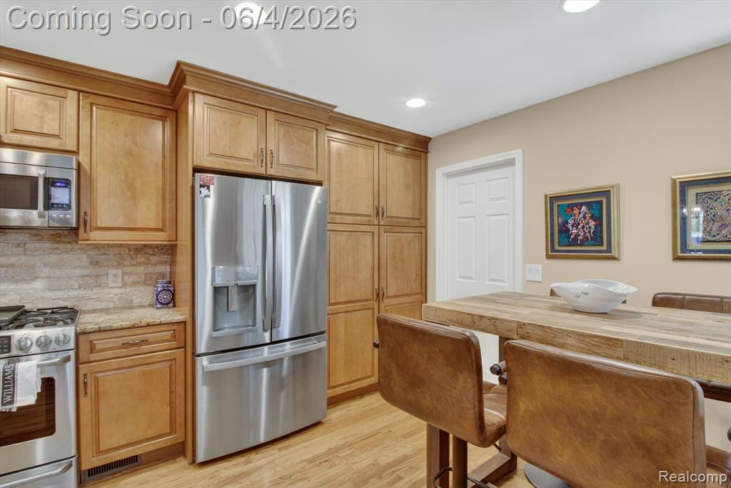 39852 Glenview Court, Northville, MI 48168 — Photo 10