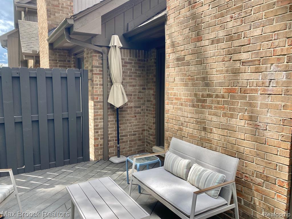 16226 PINE RIDGE Drive, Fraser, MI 48026 — Photo 11