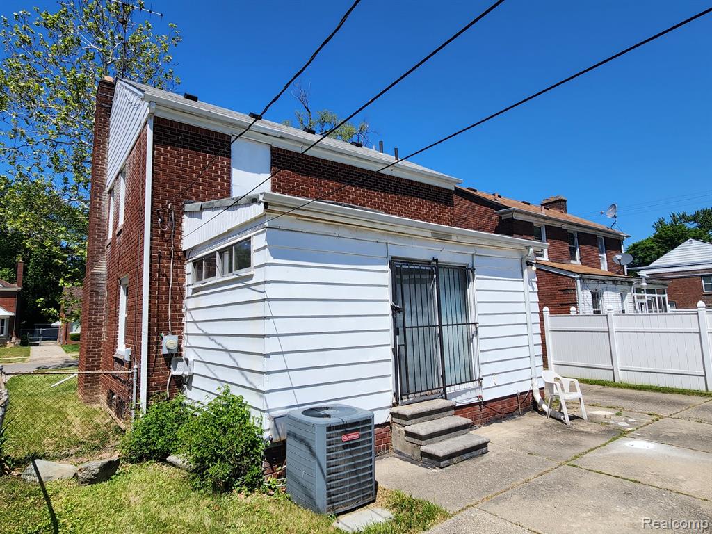 9262 Piedmont Street, Detroit, MI 48228 — Photo 9