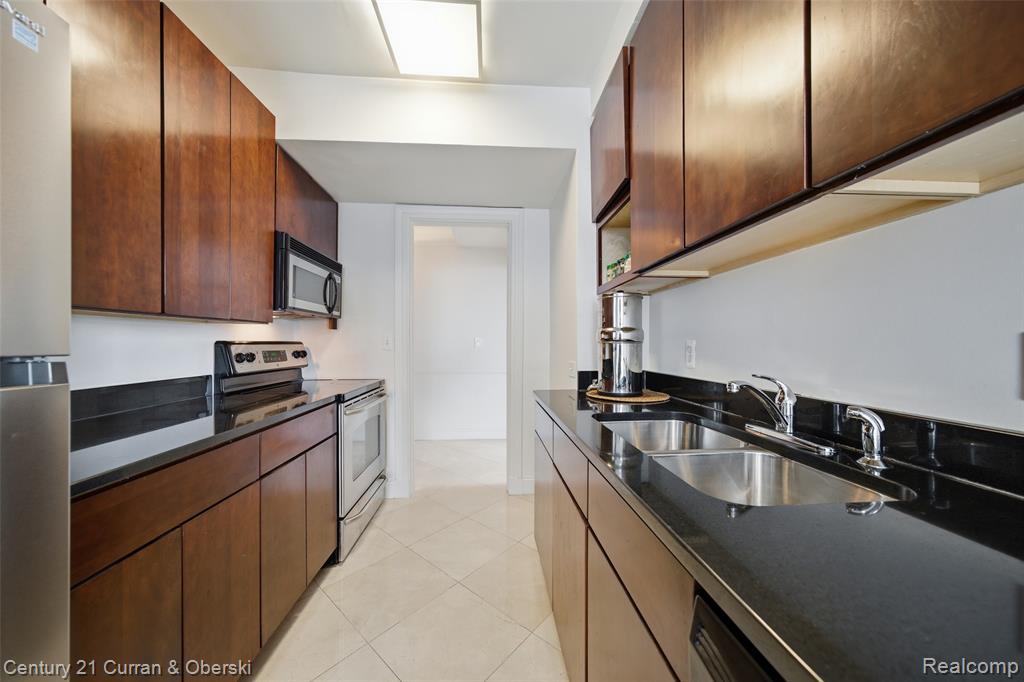 15 E Kirby Street, 1104, Detroit, MI 48202 — Photo 8
