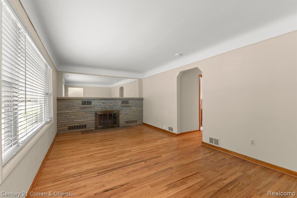 8464 Becker Avenue, Allen Park, MI 48101 — Photo 2