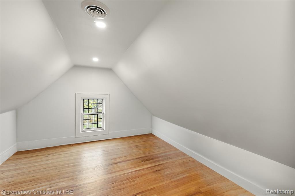 2915 Seminole Street, Detroit, MI 48214 — Photo 36