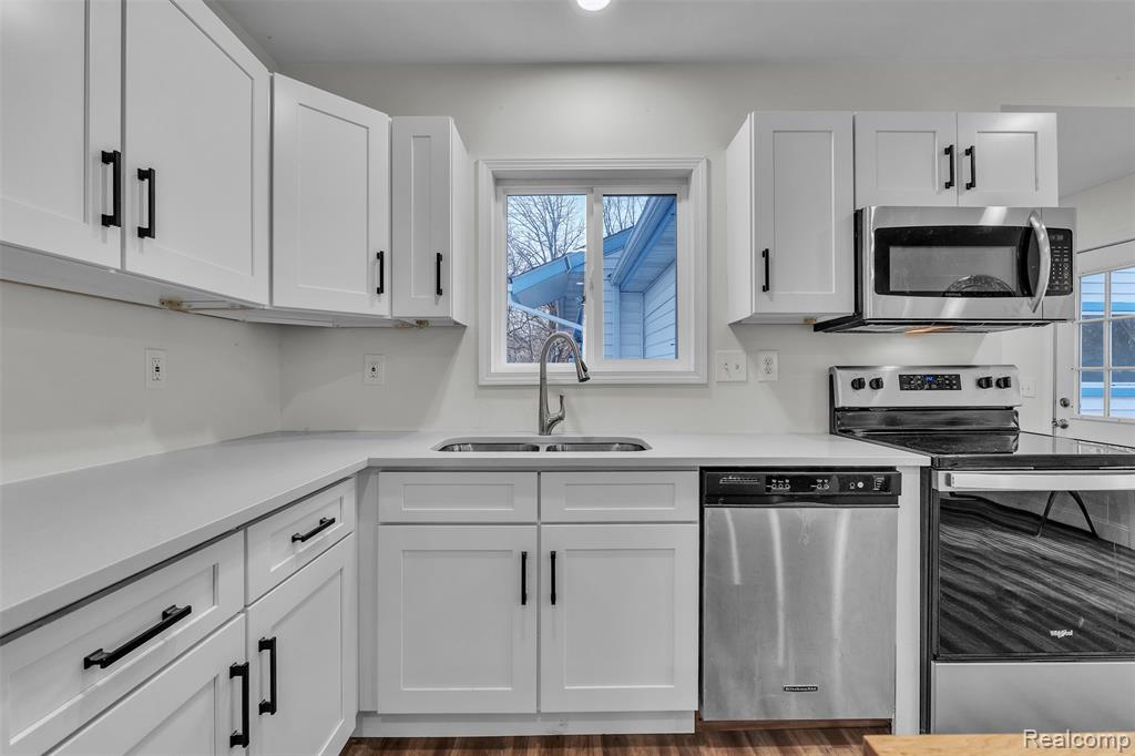8165 Leonard Drive, Holly, MI 48442 — Photo 11