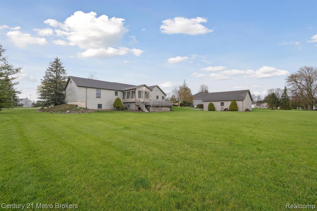 6452 E MAPLE Avenue, Grand Blanc, MI 48439 — Photo 47