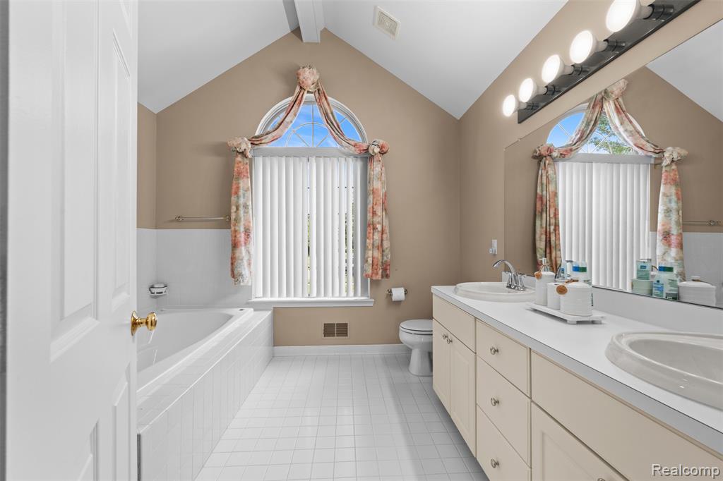19550 Shorecrest Drive, Clinton Twp, MI 48038 — Photo 25