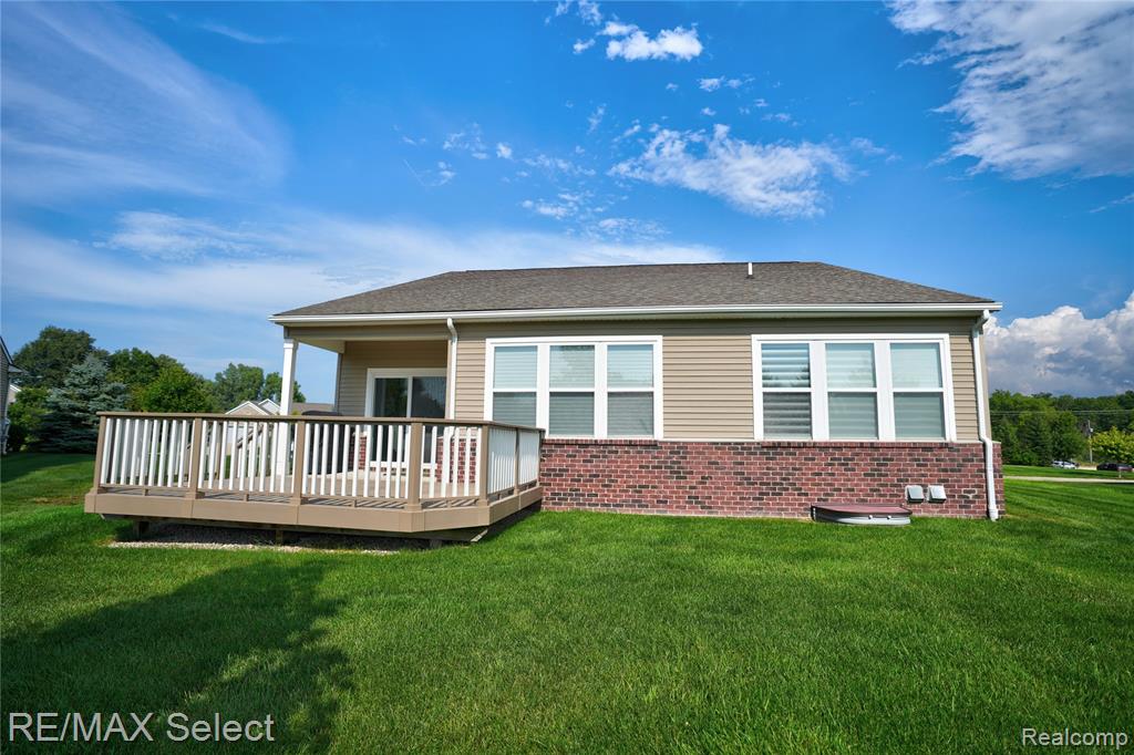 9059 Pine Valley Drive, Grand Blanc, MI 48439 — Photo 30