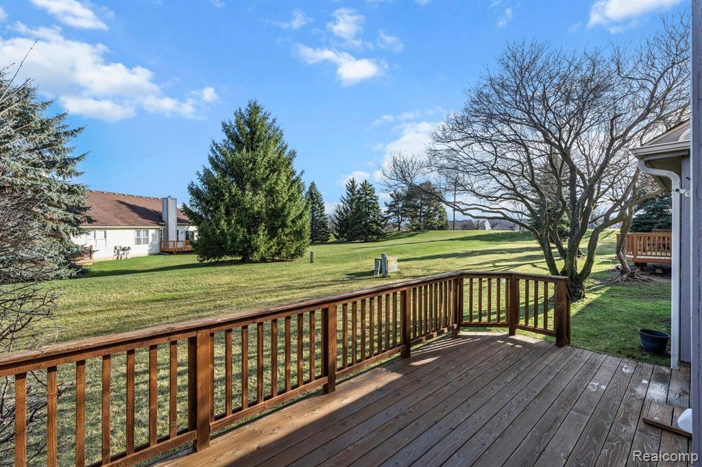 250 Winding Brook, Commerce Twp, MI 48390 — Photo 25