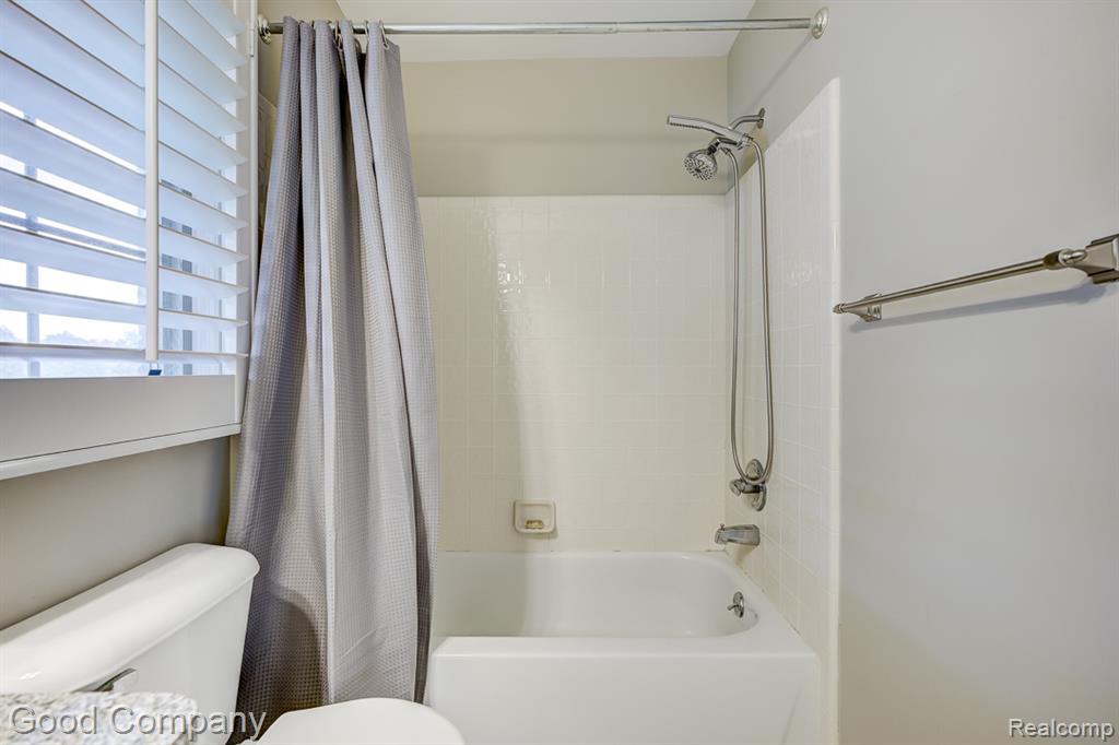 54683 Four Seasons Drive, Shelby Twp, MI 48316 — Photo 41