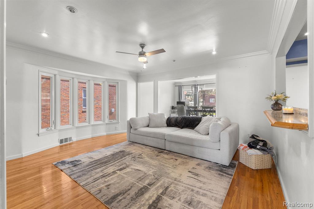 823 NEW YORK Avenue, Lincoln Park, MI 48146 — Photo 13