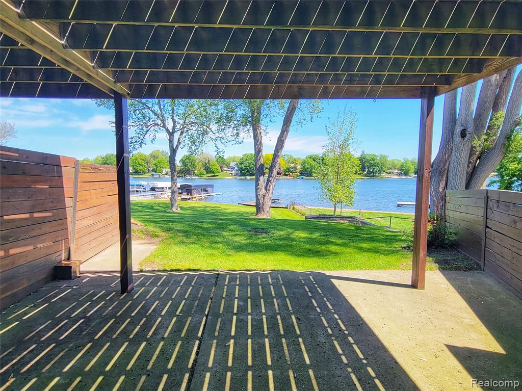 712 Wolverine Drive, Wolverine Lake, MI 48390 — Photo 38