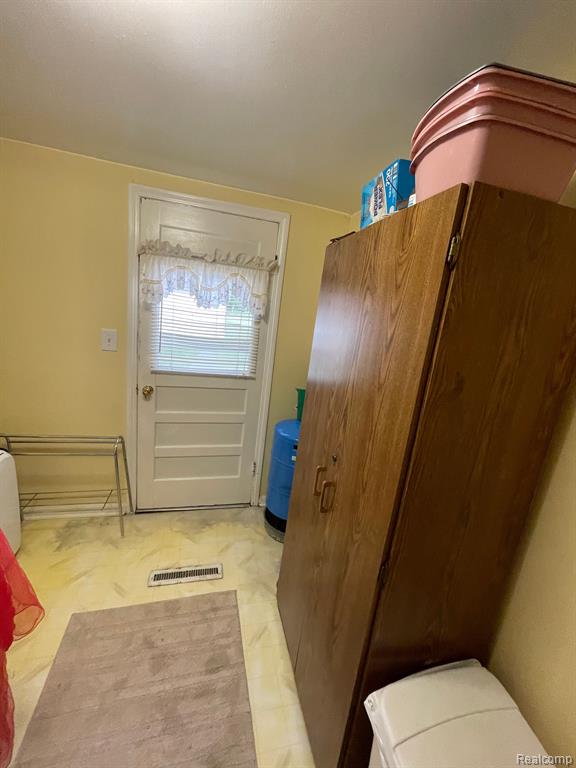 8040 Third, Avoca, MI 48006 — Photo 18