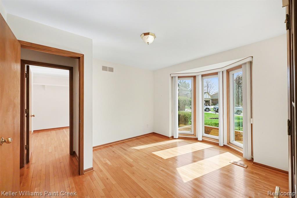422 Parkland Court, Rochester Hills, MI 48307 — Photo 9