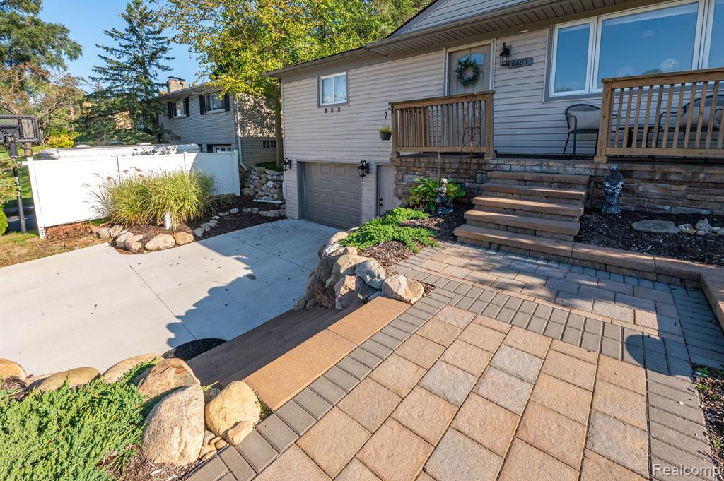 6665 LAURELTON, Clarkston, MI — Photo 16