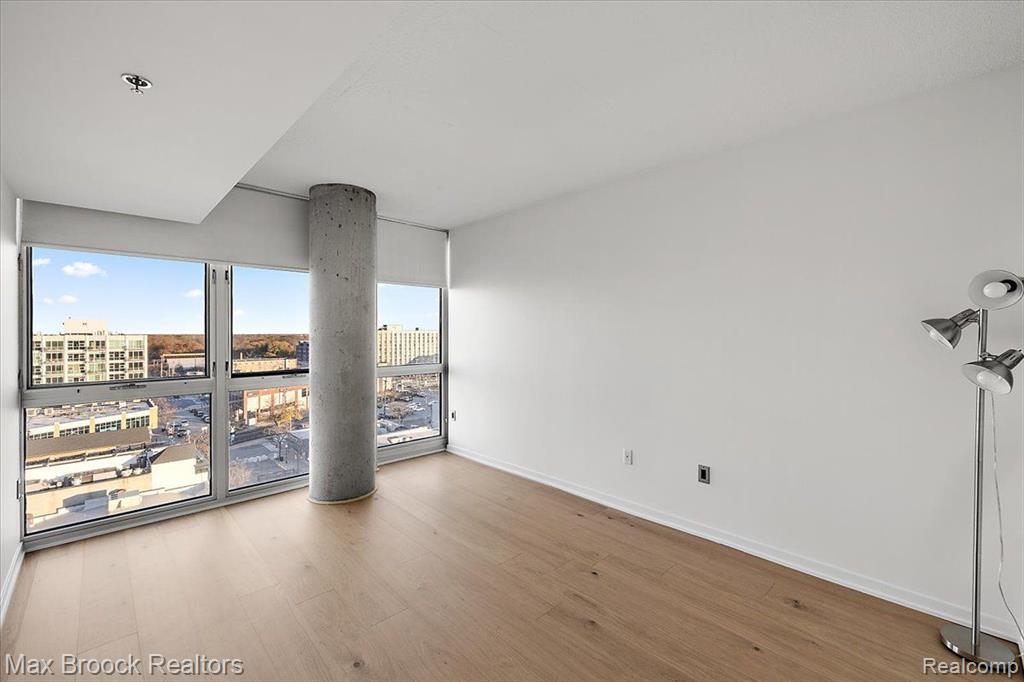 432 S Washington Avenue, 901, Royal Oak, MI 48067 — Photo 11