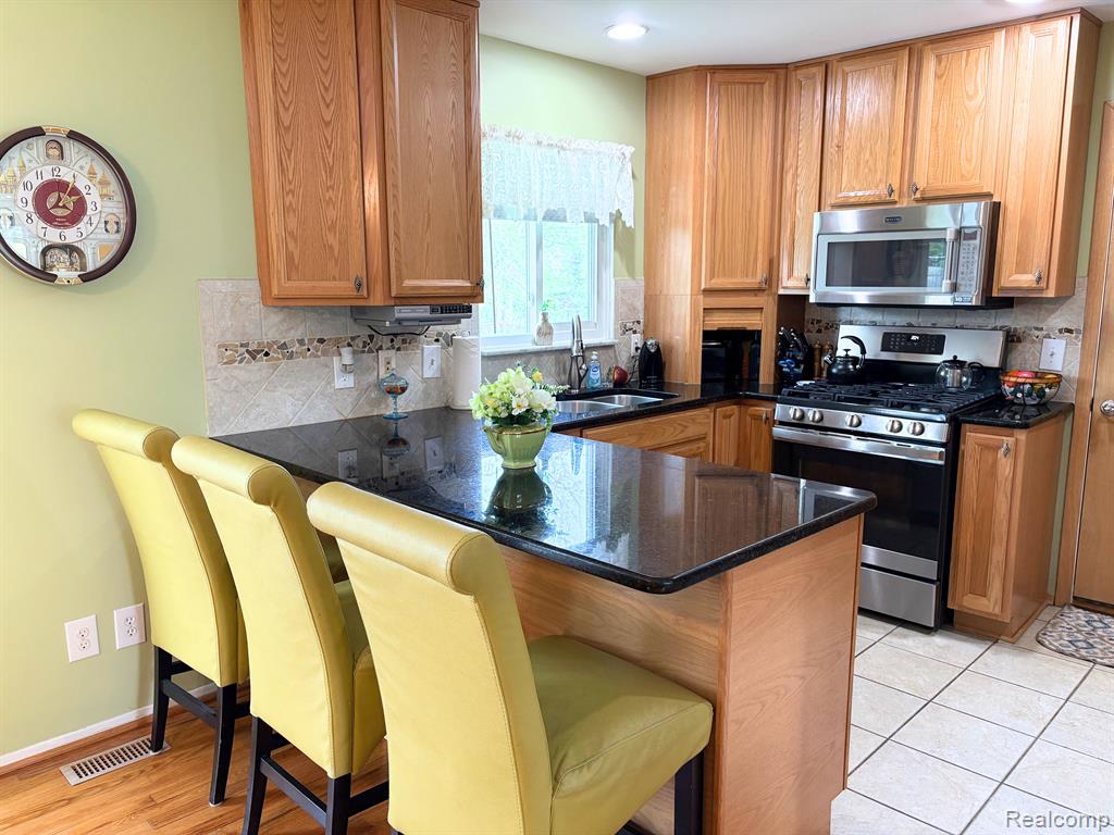845 S 10TH Street, St. Clair, MI 48079 — Photo 6