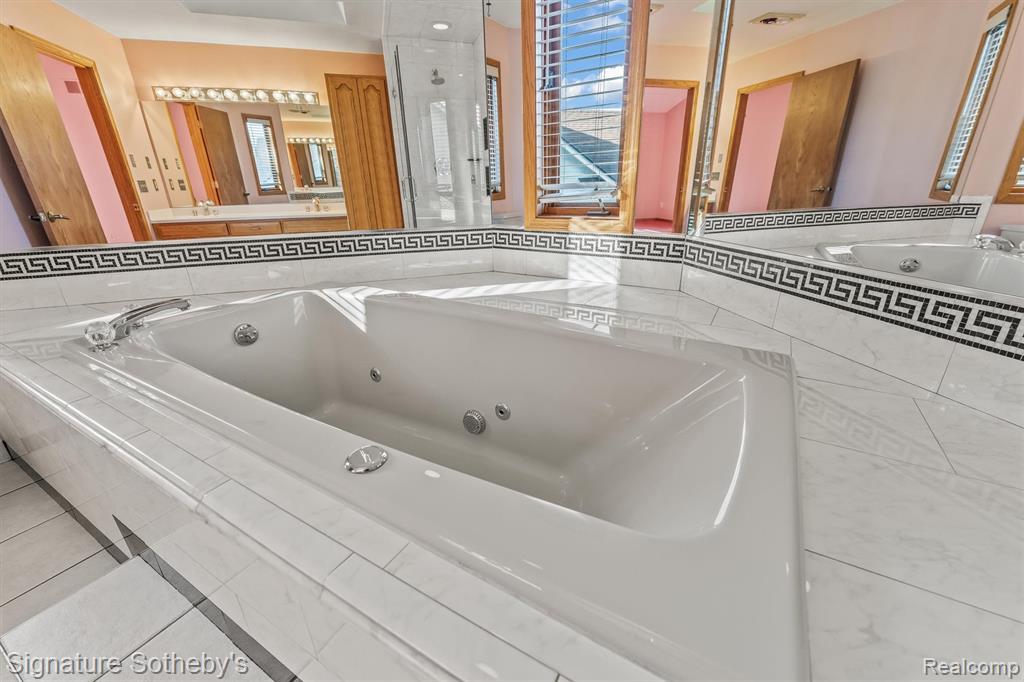 6571 Deer Ridge Drive, Clarkston, MI 48348 — Photo 17