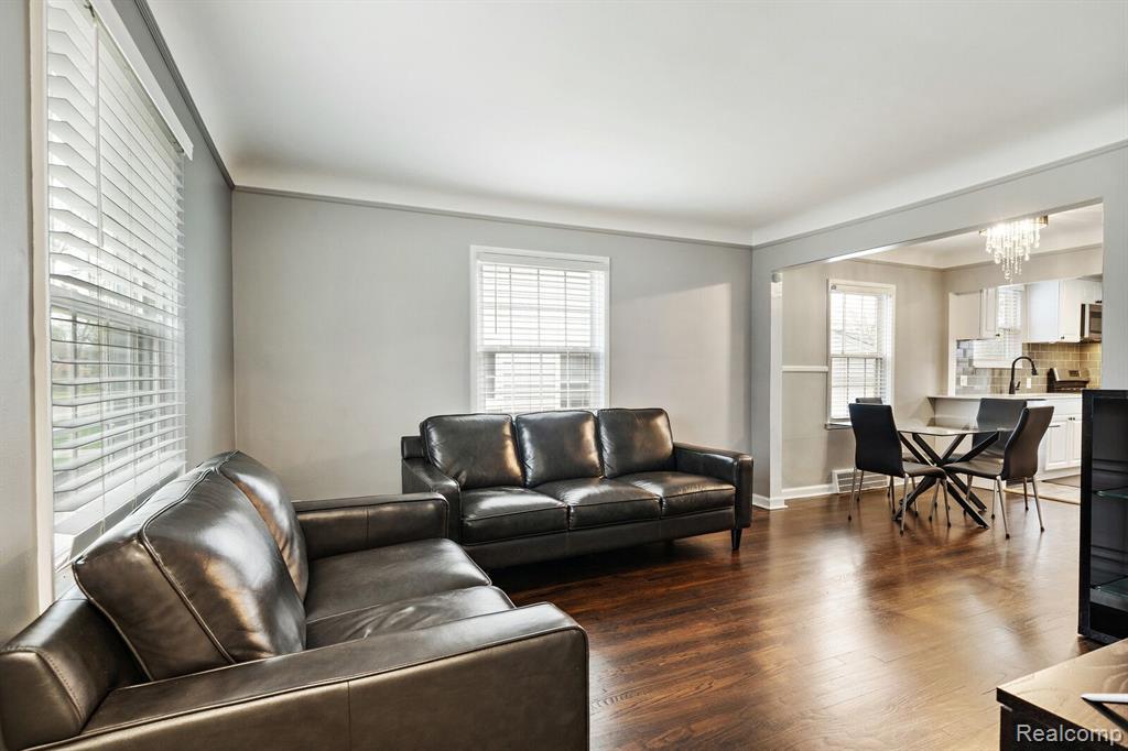 822 N GAINSBOROUGH Avenue, Royal Oak, MI 48067 — Photo 3