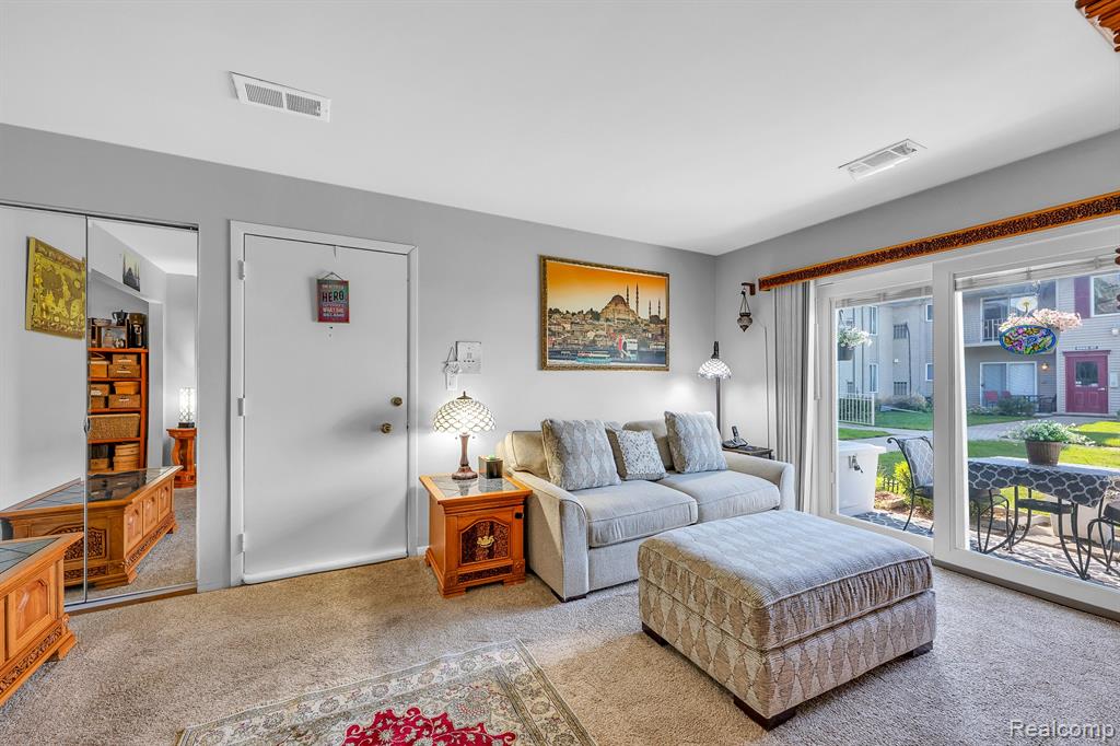 9921 ALLEN POINTE Drive, Allen Park, MI 48101 — Photo 15