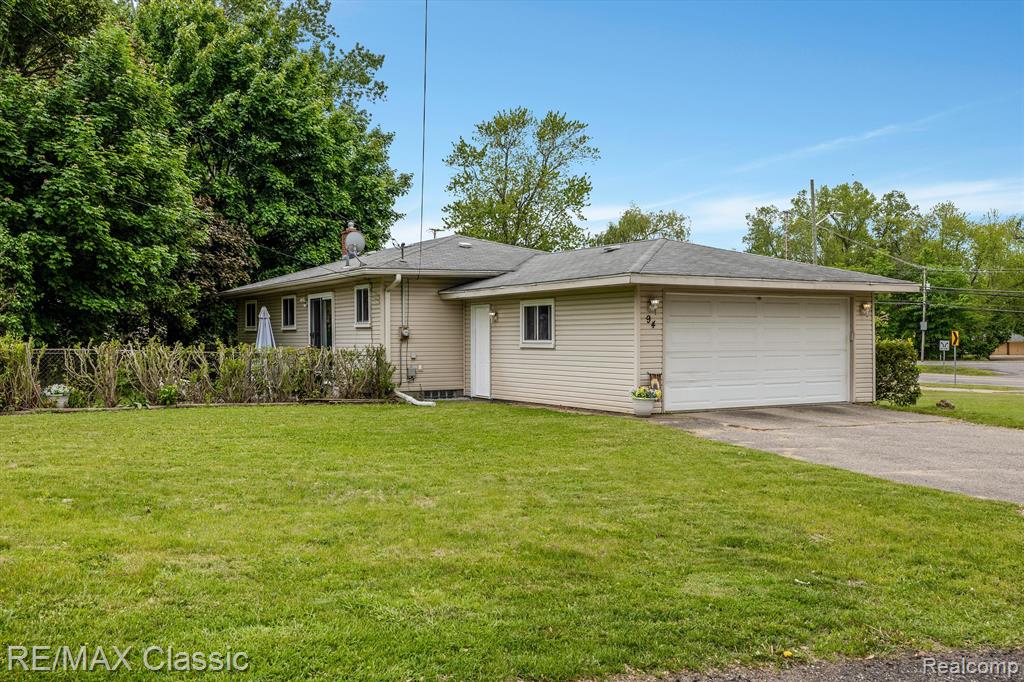 94 CRESCENT LAKE Road, Waterford, MI 48327 — Photo 29