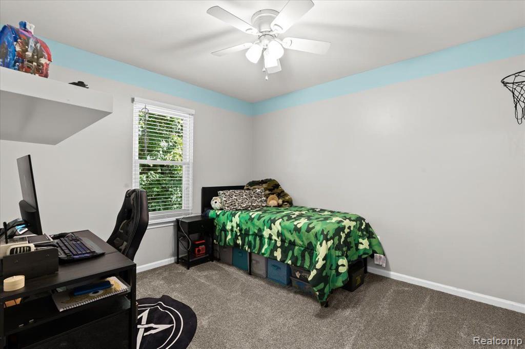 7050 Fox Chase Lane, Westland, MI — Photo 24