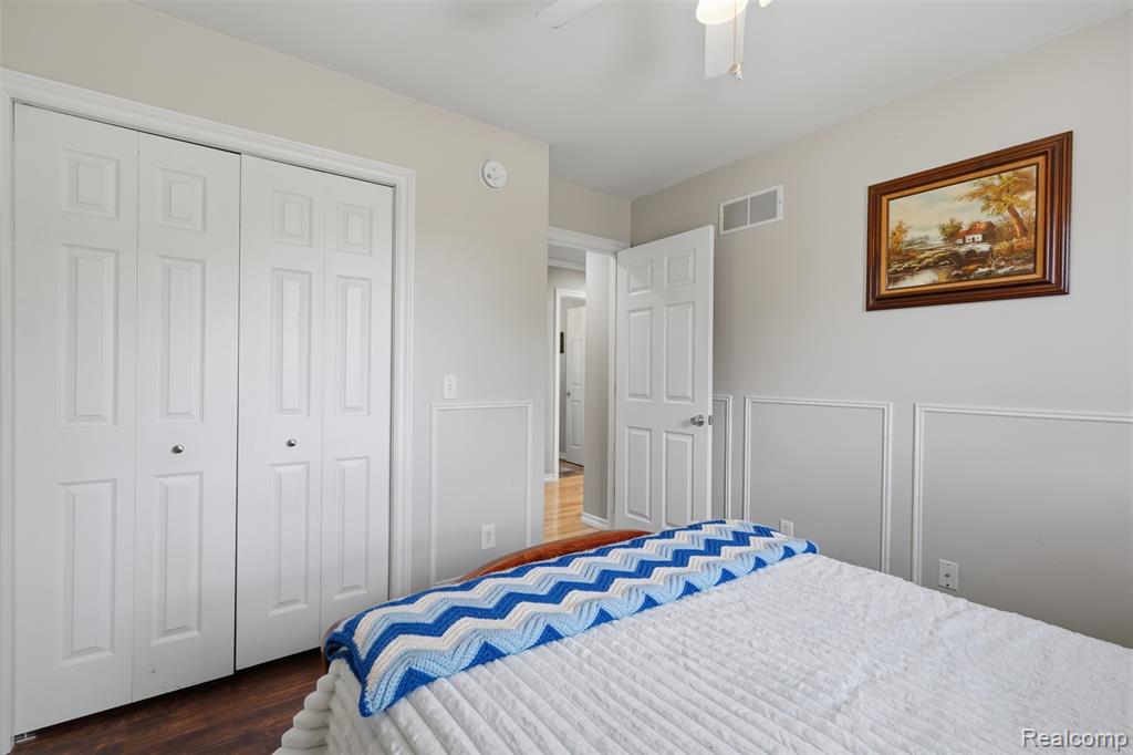 3477 Amber Oaks Drive, Howell, MI 48855 — Photo 18