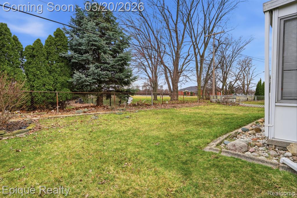 4272 Gunther Drive, Sterling Heights, MI 48310 — Photo 25