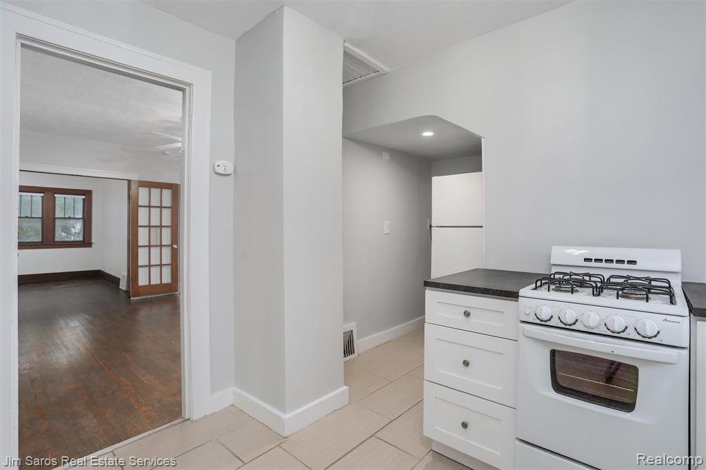 1417 Beaconsfield Avenue, Grosse Pointe Park, MI 48230 — Photo 7