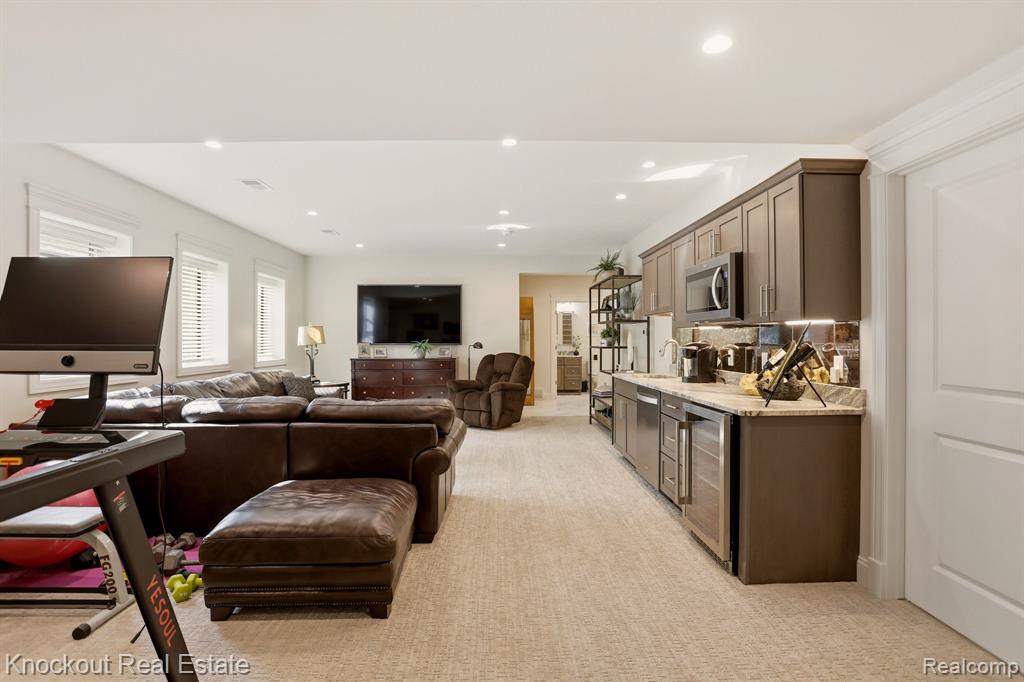 27 Hanover Drive, Frankenmuth, MI 48734 — Photo 47