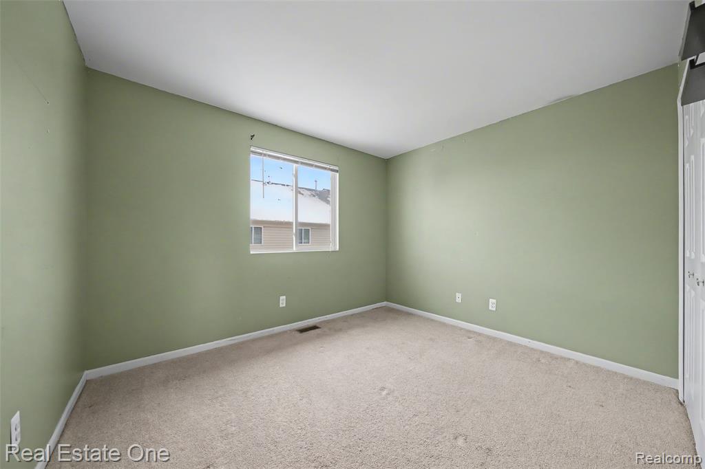 666 Lydia Lane, Pontiac, MI 48341 — Photo 15