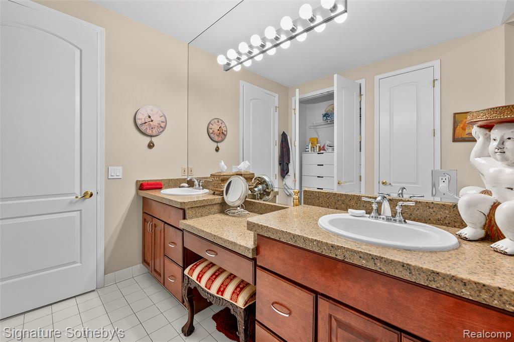 5375 Pembrooke Crossing Court, West Bloomfield, MI — Photo 20