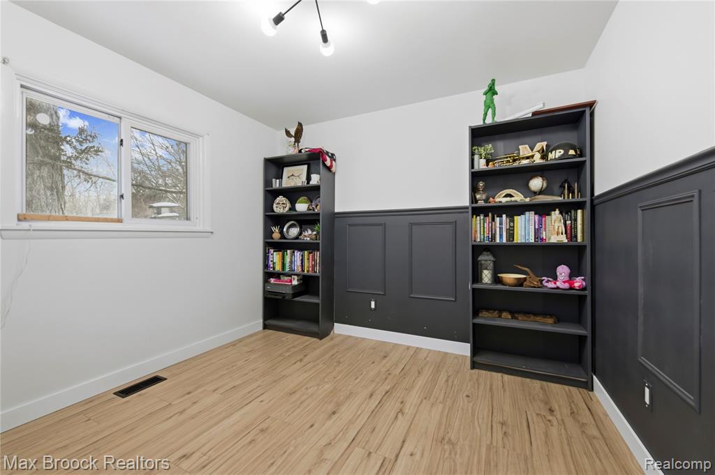 471 Second Street, Gregory, MI 48137 — Photo 15