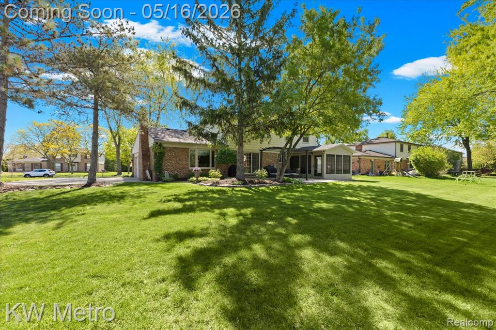 5757 Folkstone Drive, Troy, MI 48085 — Photo 46