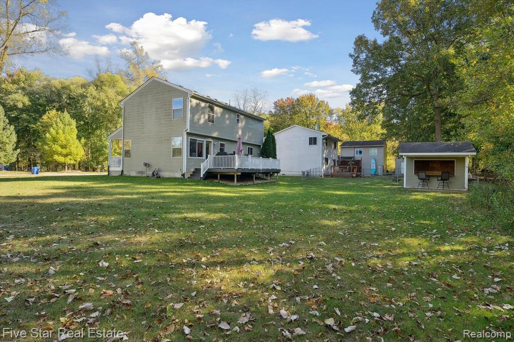 490 CLAYBURN Boulevard, Waterford, MI 48327 — Photo 40