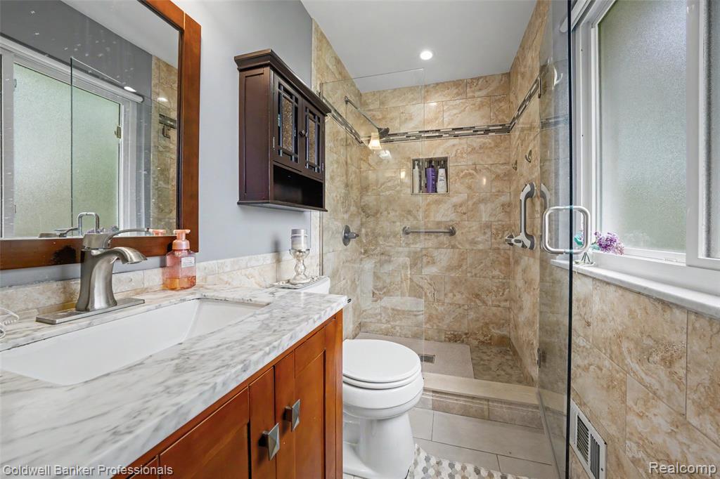 23305 N Rosedale Court, Saint Clair Shores, MI 48080 — Photo 25