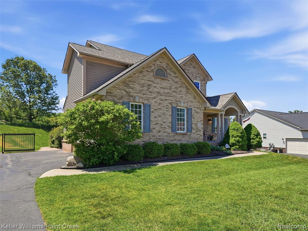 101 Willow Lake Drive, Oxford, MI 48371 — Photo 2