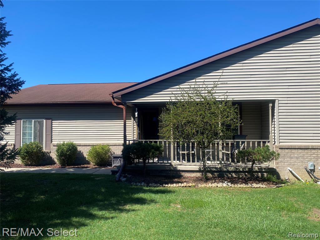 5057 Sandalwood Drive, Grand Blanc, MI 48439 — front exterior