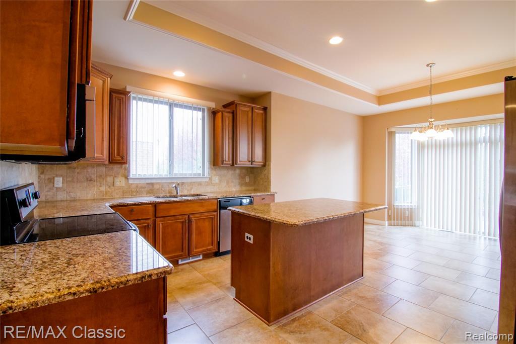 50416 Pinnacle Woods Lane, Macomb, MI 48042 — Photo 30
