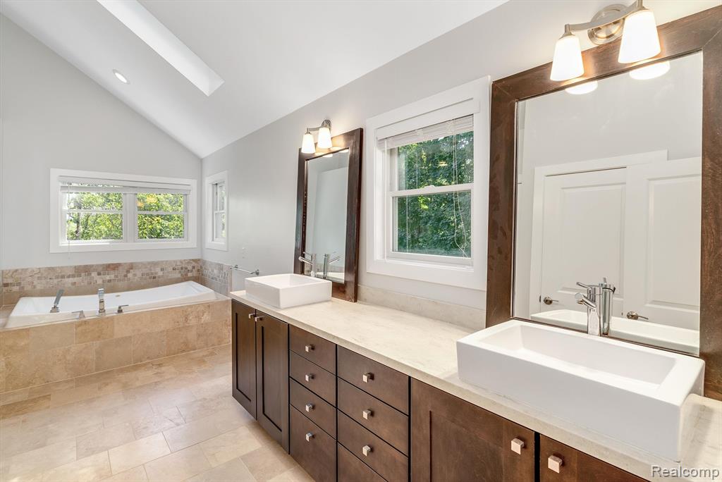 1320 TRAVER Road, Ann Arbor, MI 48105 — Photo 14