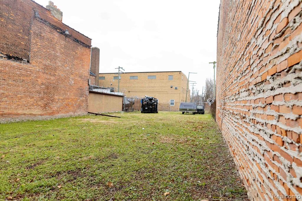 14536 E JEFFERSON Avenue, Detroit, MI 48215 — Photo 32