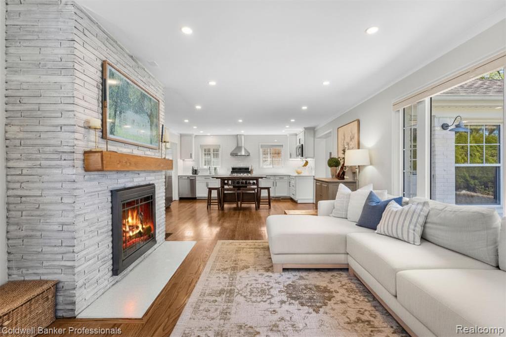 631 Washington Road, Grosse Pointe, MI 48230 — Photo 12