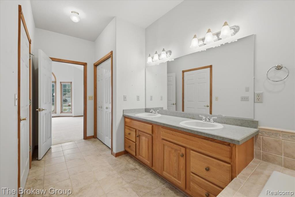 10261 Coachman Court, Davison, MI 48423 — Photo 40