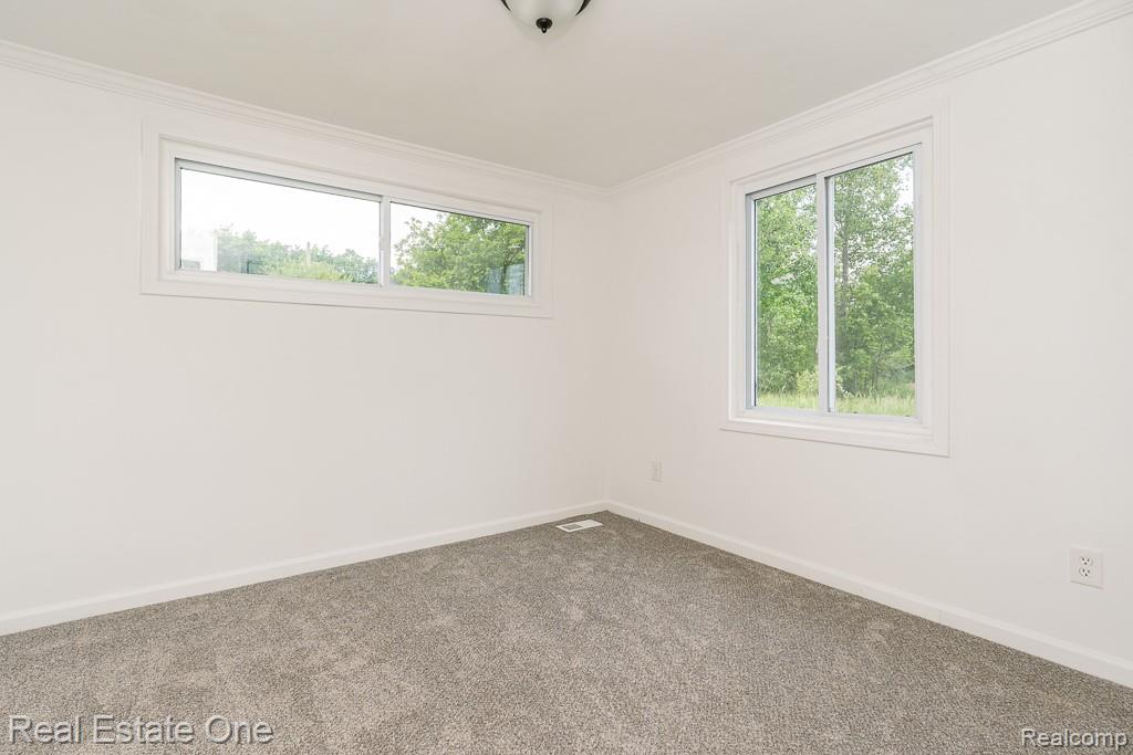 8249 Beers Road, Swartz Creek, MI 48473 — Photo 21